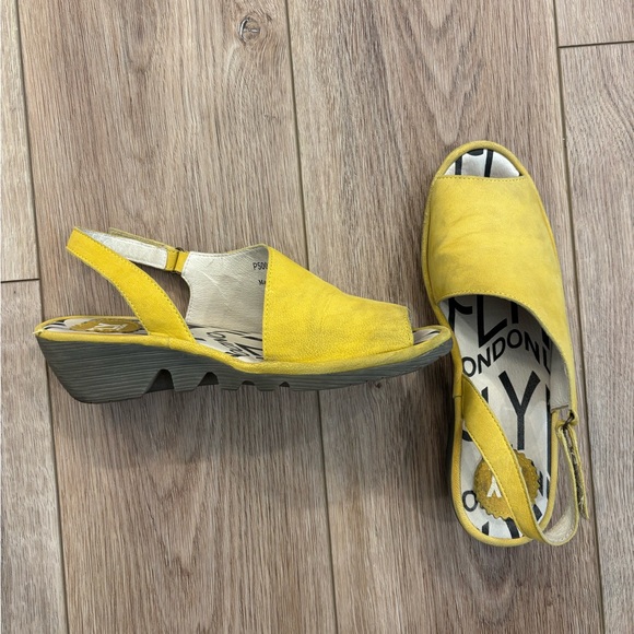 Yellow London fly sandals - Picture 4 of 4